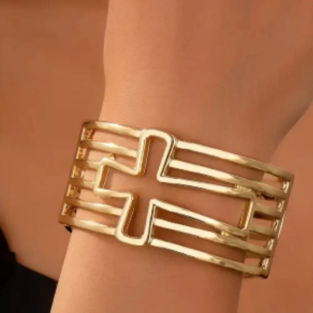 Cross stretch bracelet - Picture 7 of 12